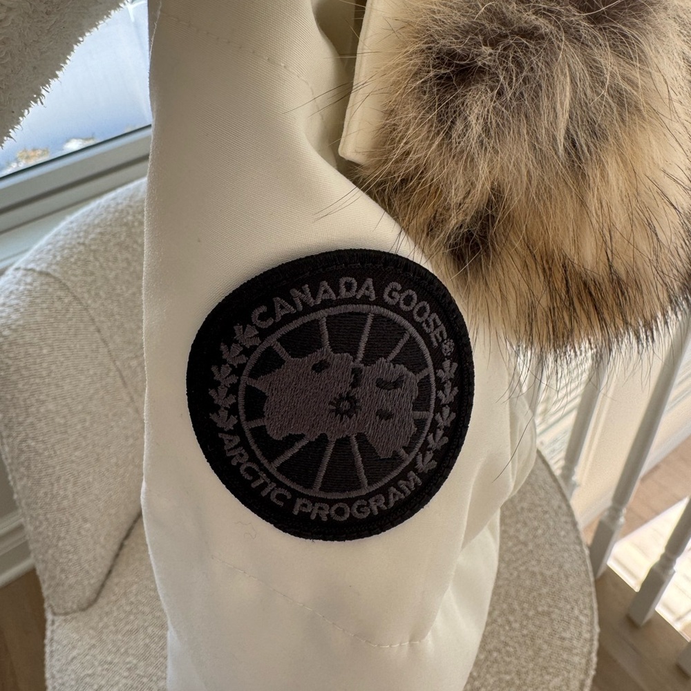 Canada Goose Black Label Parka - Picture 8 of 9